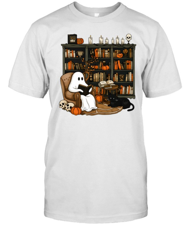 Cozy Bookworm Ghost Reading Books In Library Halloween  Classic Men's T-shirt