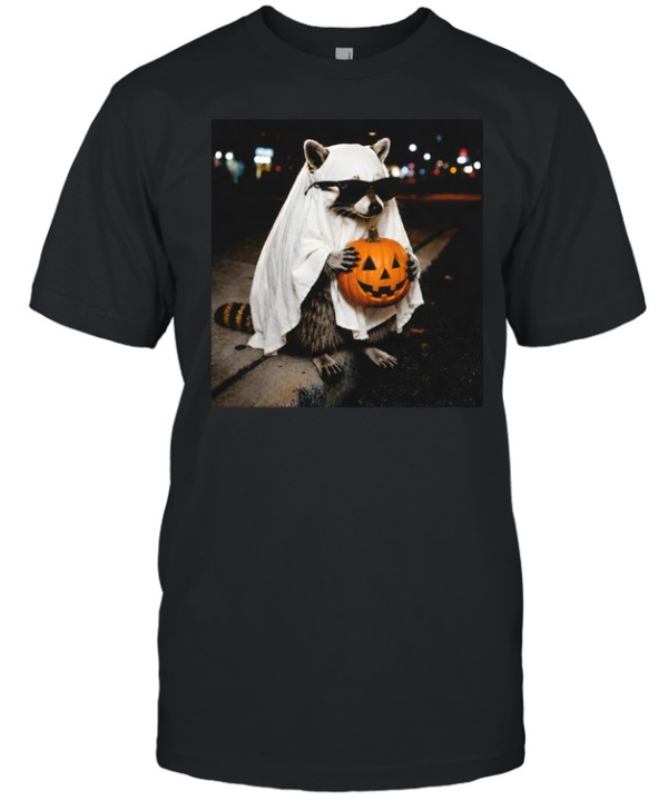 Cute Ghost Raccoon With Sunglasses Holding Pumpkin Halloween  Classic Men's T-shirt