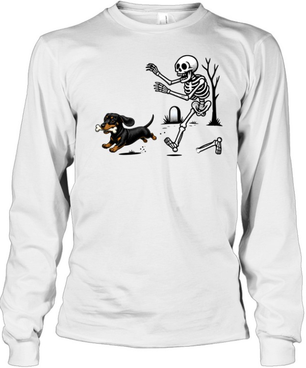Dachshund Stealing Bone From Skeleton Cute Halloween Long Sleeved T-shirt