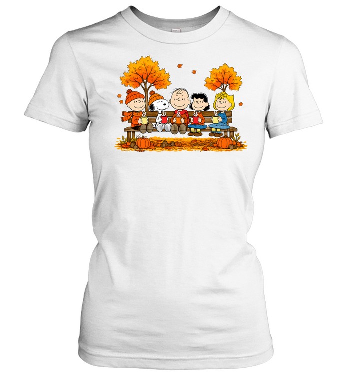 Peanuts Snoopy Autumn Fall Sitting On Bench Drinking Coffee Classic Women's T-shirt