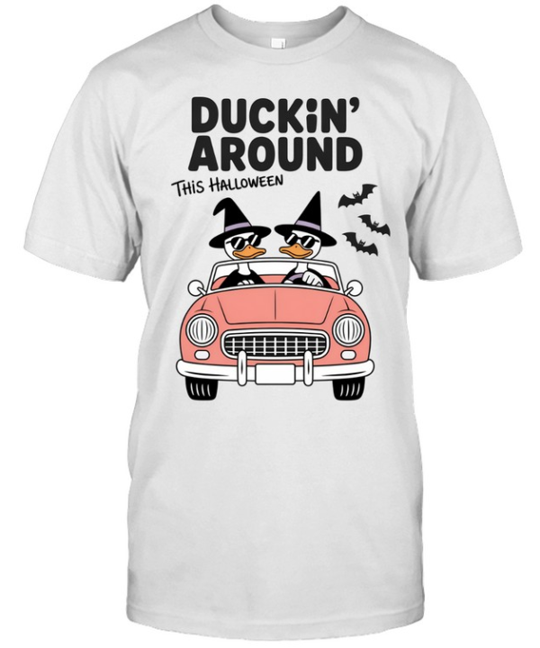 Duckin Around This Halloween Ducks In Car T- Classic Men's T-shirt