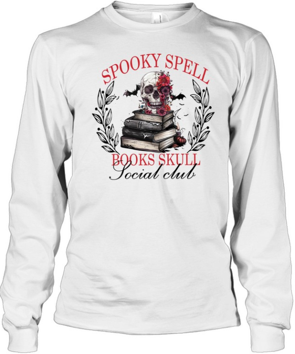 Spooky Spell Books Skull Floral Stack of Books Halloween T- Long Sleeved T-shirt